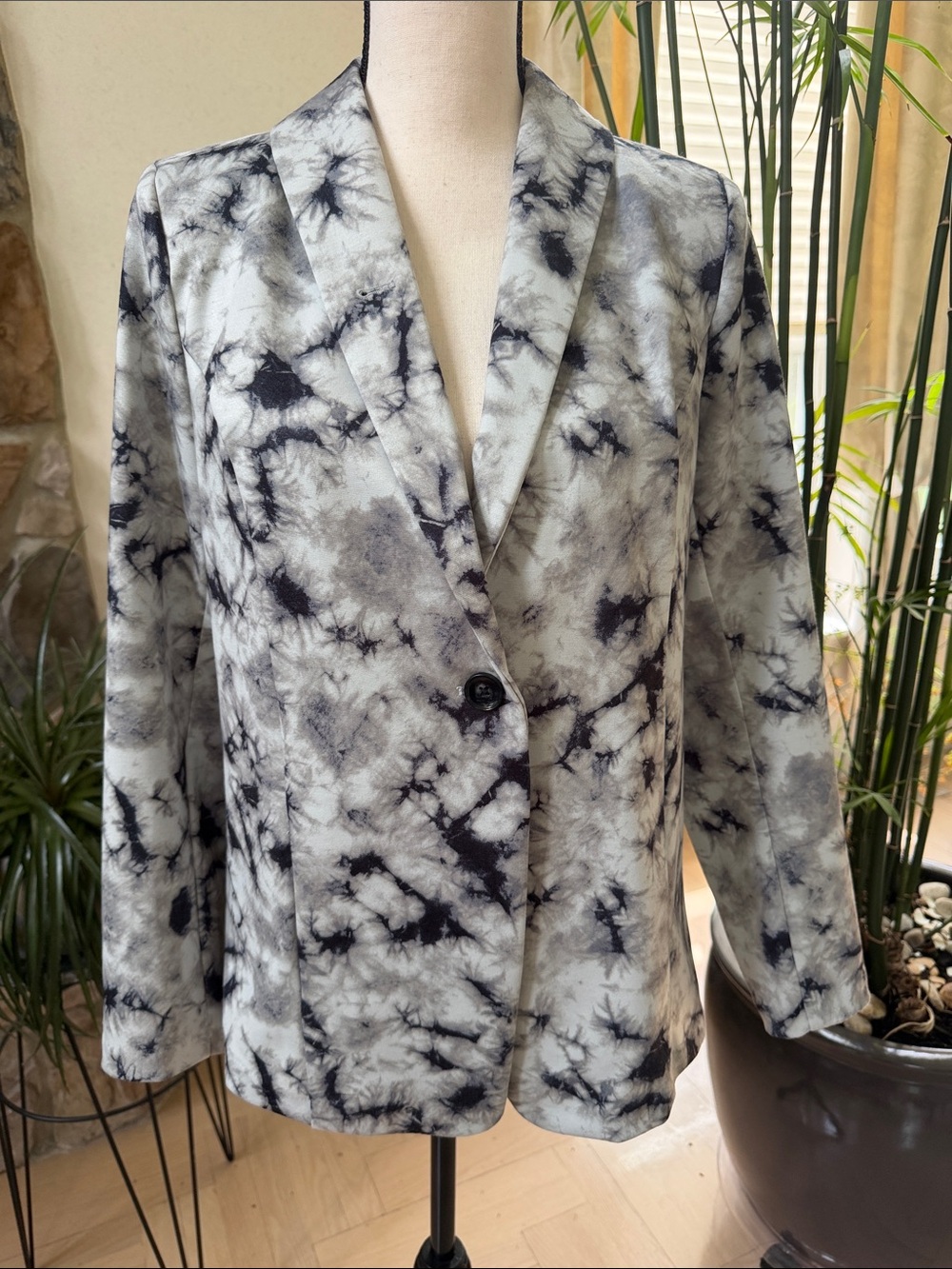 LOGO by Lori Goldstein Black and White Tie-Dye Blazer